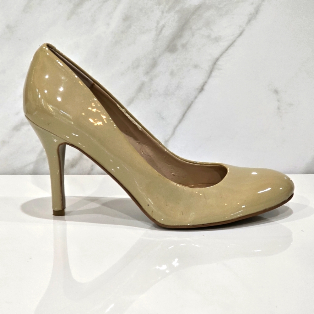 Nine West | Carolein Round toe pump heels size 8
